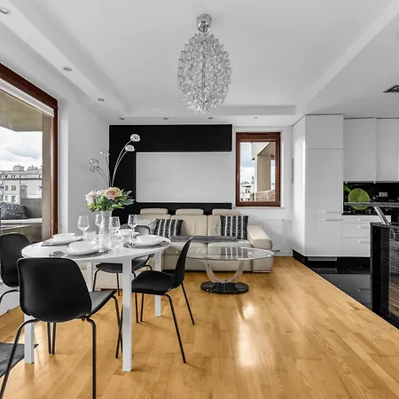 아파트 Sokratesa Business - 52m2 Terrace, Parking, Metro Nearby - By Rentujemy *