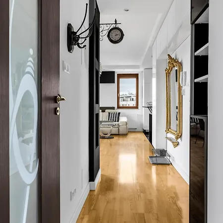 Sokratesa Business - 52m2 Terrace, Parking, Metro Nearby - By Rentujemy 바르샤바