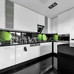 아파트 Sokratesa Business - 52m2 Terrace, Parking, Metro Nearby - By Rentujemy