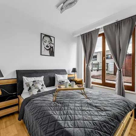 Sokratesa Business - 52m2 Terrace, Parking, Metro Nearby - By Rentujemy Apartament *