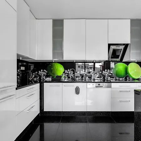 Apartament Sokratesa Business - 52m2 Terrace, Parking, Metro Nearby - By Rentujemy Warszawa